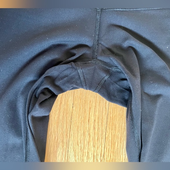 Lululemon Wunder Under Pant III- Black - Size 2- Great Condition - Picture 8 of 9
